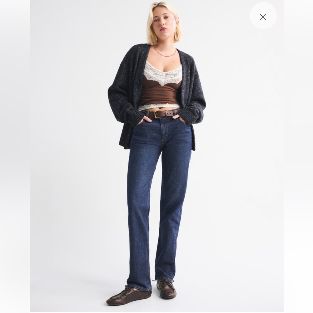 Abercrombie Mid Rise 90s Straight Jean in Dark Wash Size 28 NWT